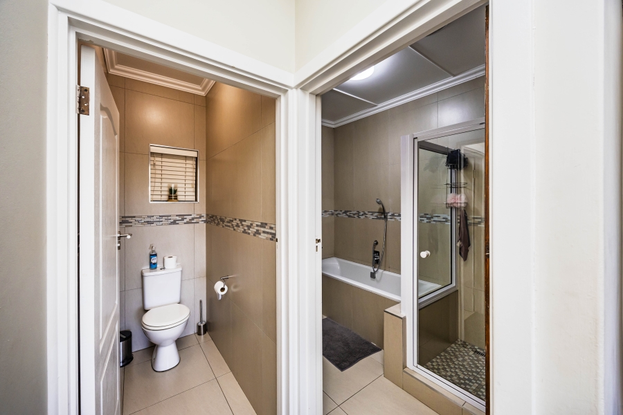 4 Bedroom Property for Sale in Beacon Bay Eastern Cape